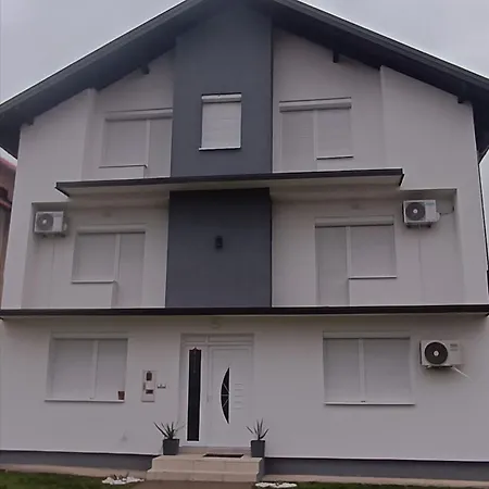 Apartman Ugljevik Apartamento